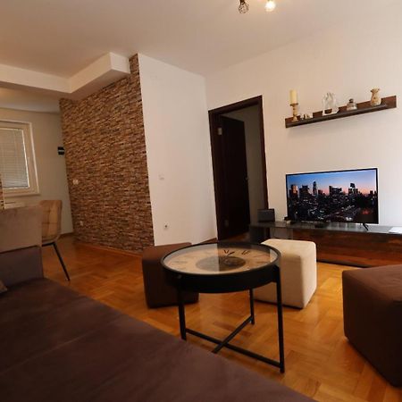 Lux Apartment Rose 2 60M2 Kragujevac Exterior photo
