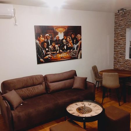 Lux Apartment Rose 2 60M2 Kragujevac Exterior photo