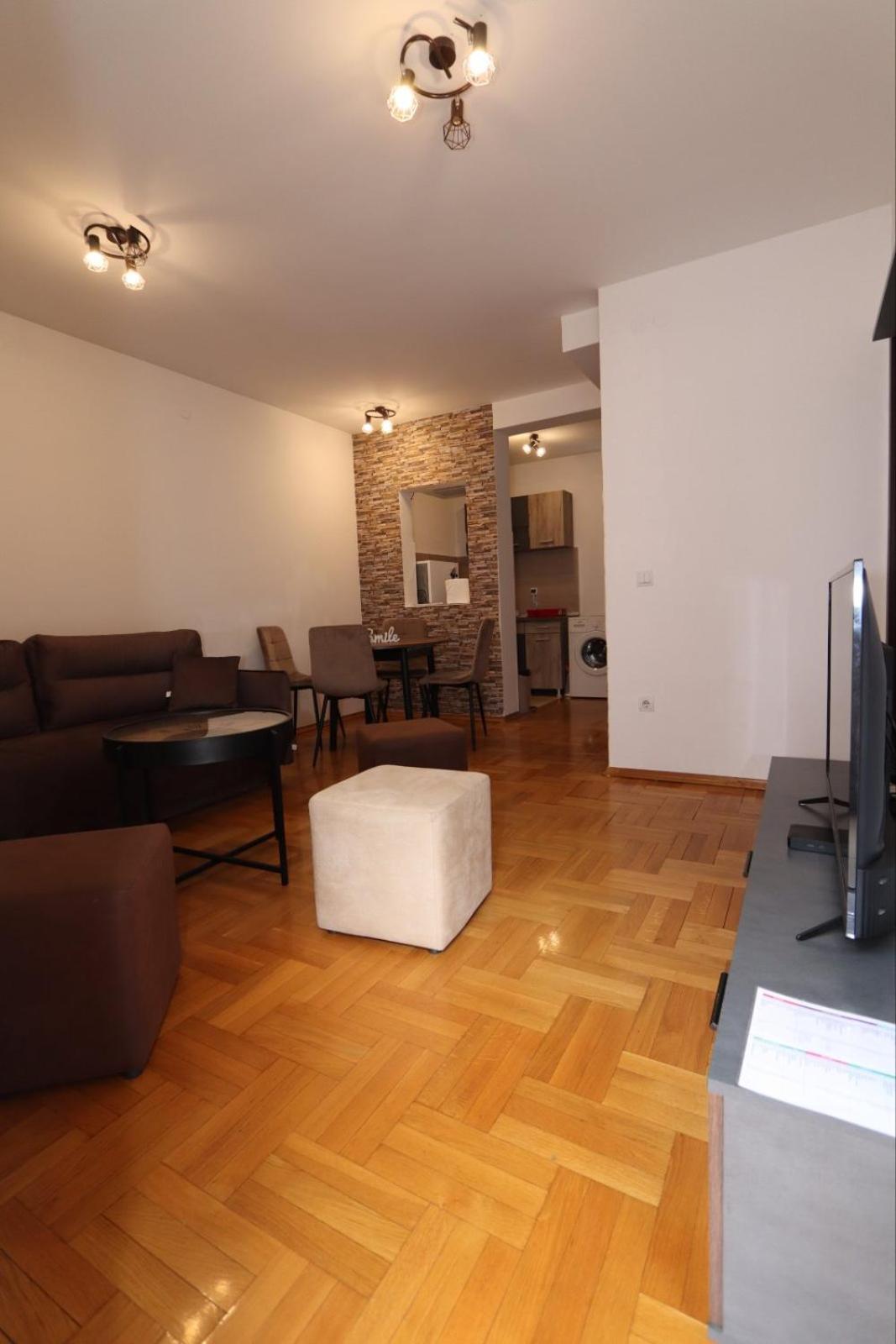 Lux Apartment Rose 2 60M2 Kragujevac Exterior photo